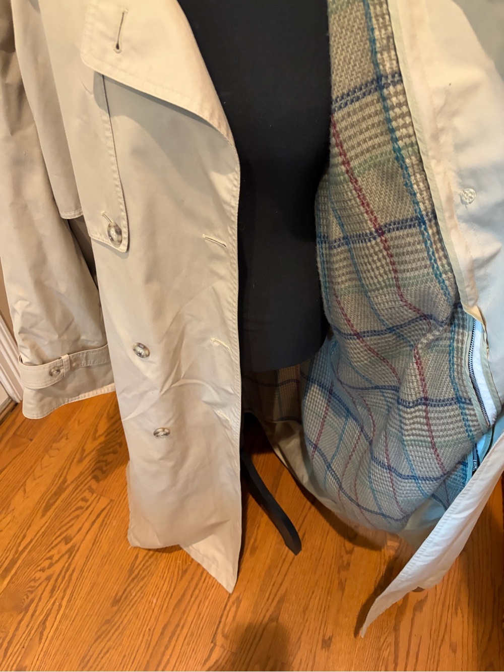 London Fog Classic Beige Trench Coat - Double-Breasted - Picture 2 of 6